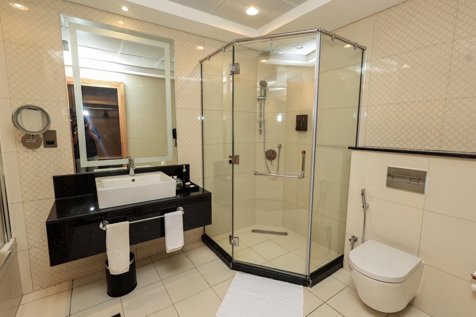 Best Western Premier M Four Hotel Dubai Exterior photo